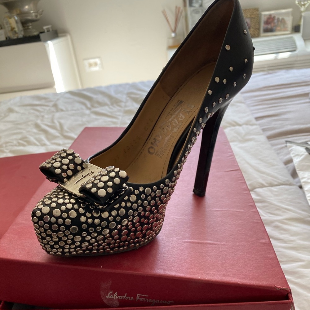 Salvatore Ferragamo studded pump 100% Authentic